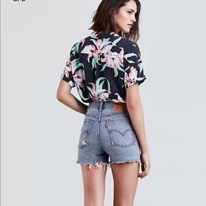 Levi's Wedgie Short!